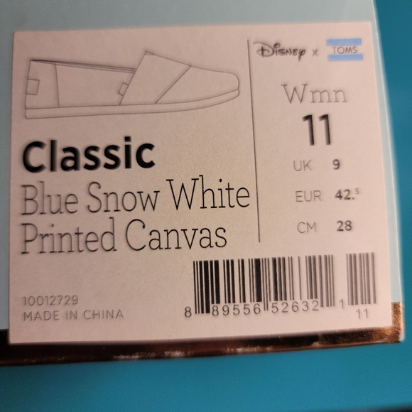 LIMITED EDITION BRAND NEW Disney Blue Snow White Printed Canvas TOMS Size 11 - Picture 3 of 4